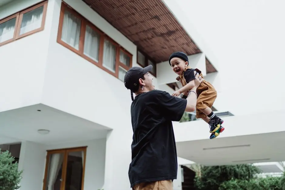 Parenting Hemat: Main dari Barang Bekas, Seru dan Murah